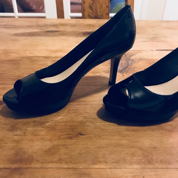 🎉Price Drop🎉 Via Spiga black patent leather heels - Picture 3 of 7